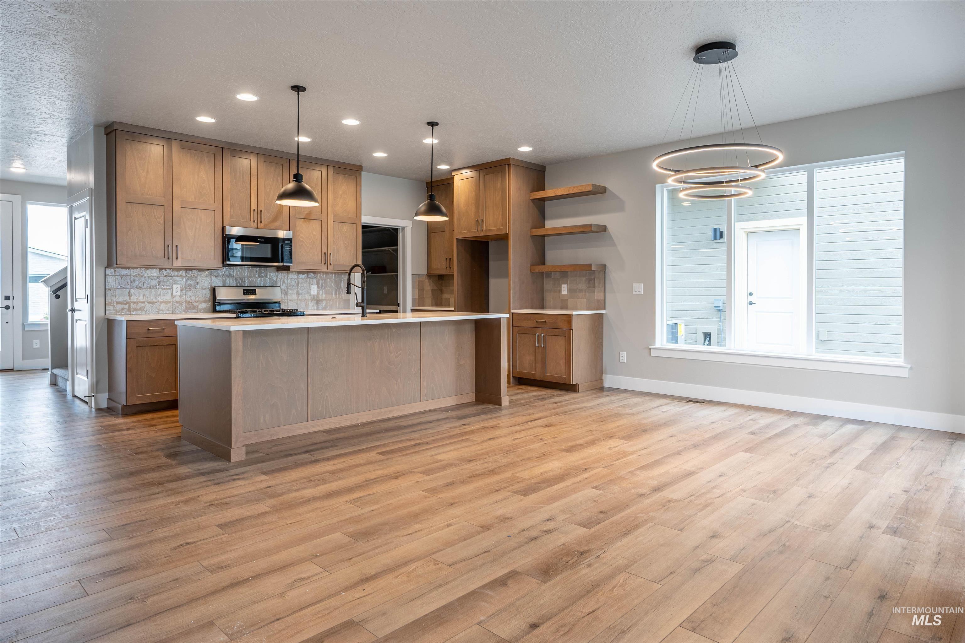 1415 W Tiger Eye Street