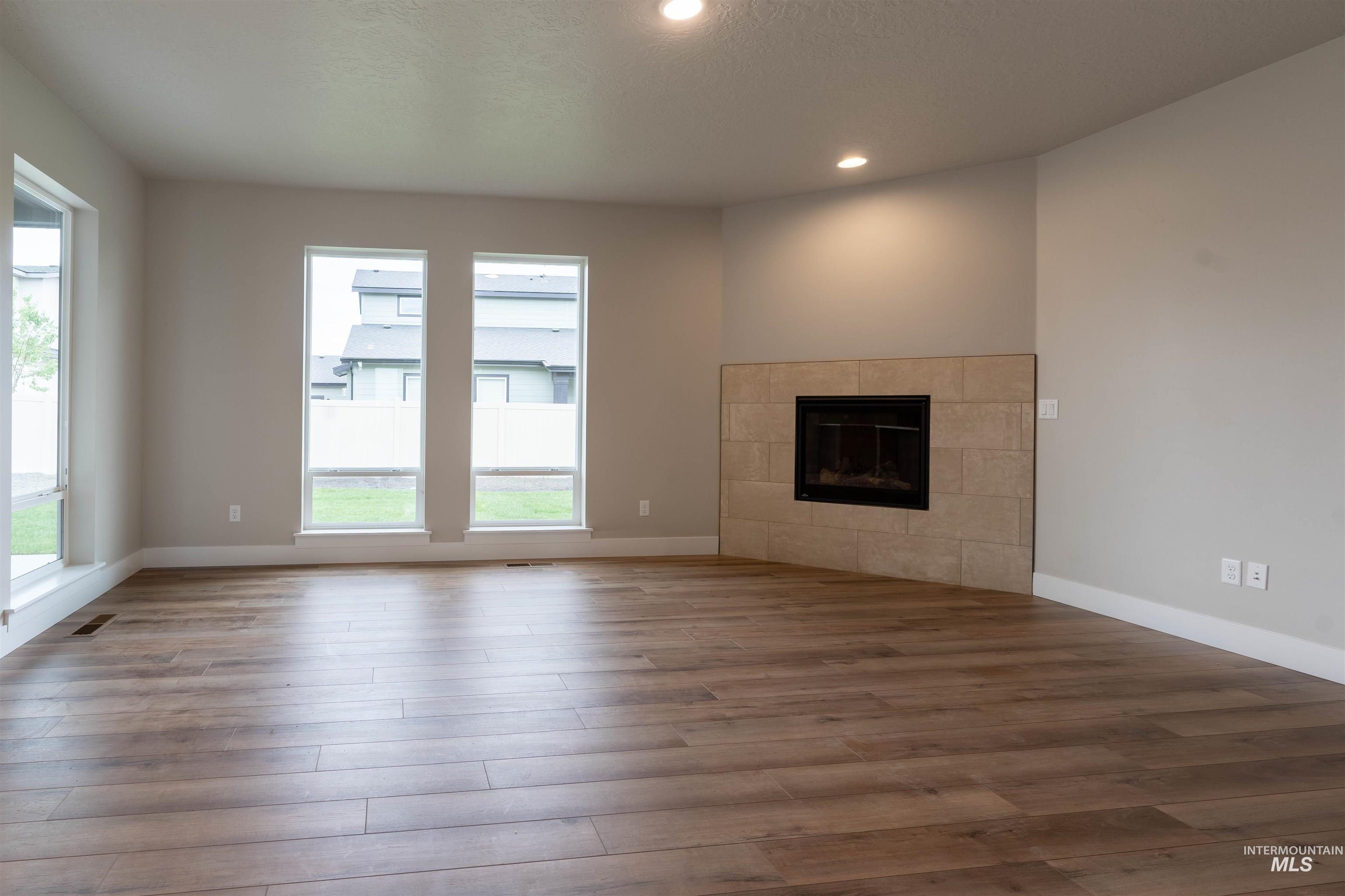 1415 W Tiger Eye Street