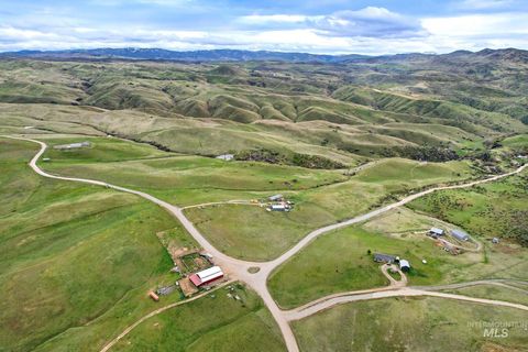 Photo of 11315 Timber Butte Rd, Sweet, ID 83670 (MLS # 98981405)