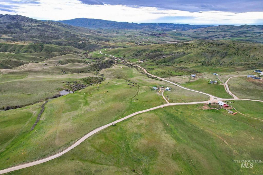 Photo of 11315 Timber Butte Rd, Sweet, ID 83670 (MLS # 98981405)