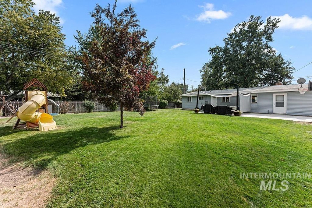 Photo of 6402 W Northview St, Boise, ID 83704 (MLS # 98969050)