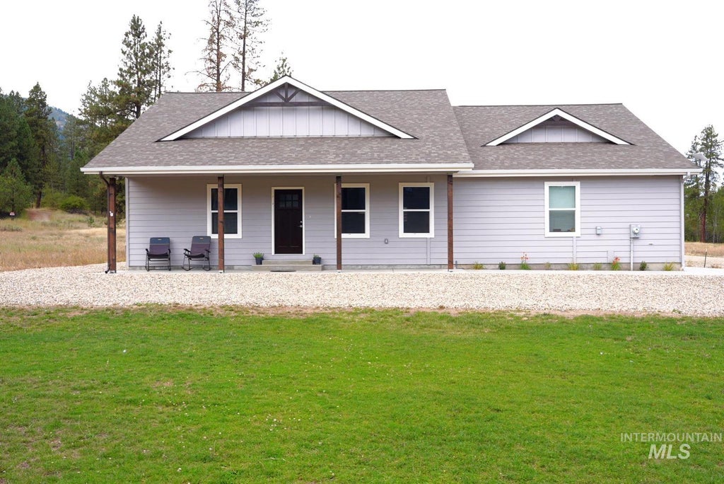 Photo of 33 Wapiti Ct, Garden Valley, ID 83622 (MLS # 98973582)
