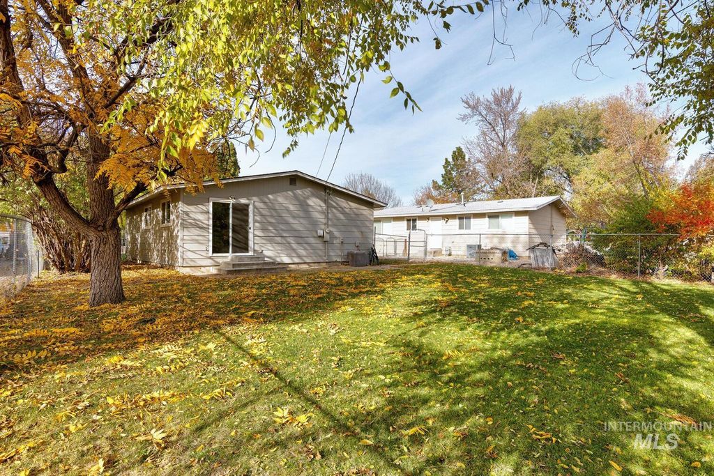 Photo of 390 N. Cleveland Ave, Kuna, ID 83634 (MLS # 98966894)