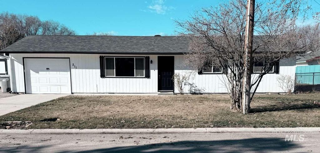 Photo of 211 Jasper Ave, Middleton, ID 83644 (MLS # 98978727)