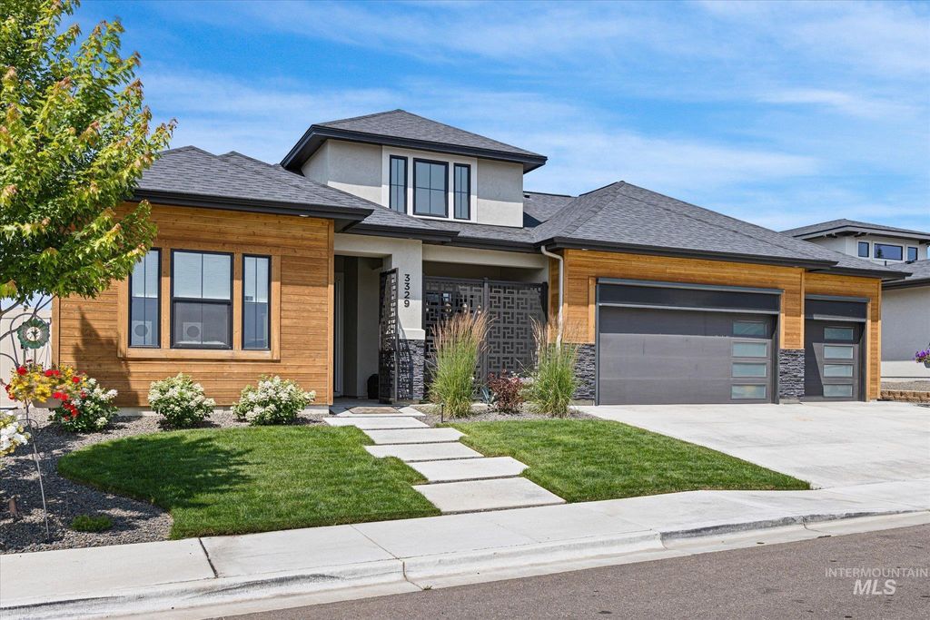 Photo of 3329 N Cherry Laurel Way, Star, ID 83669 (MLS # 98979332)