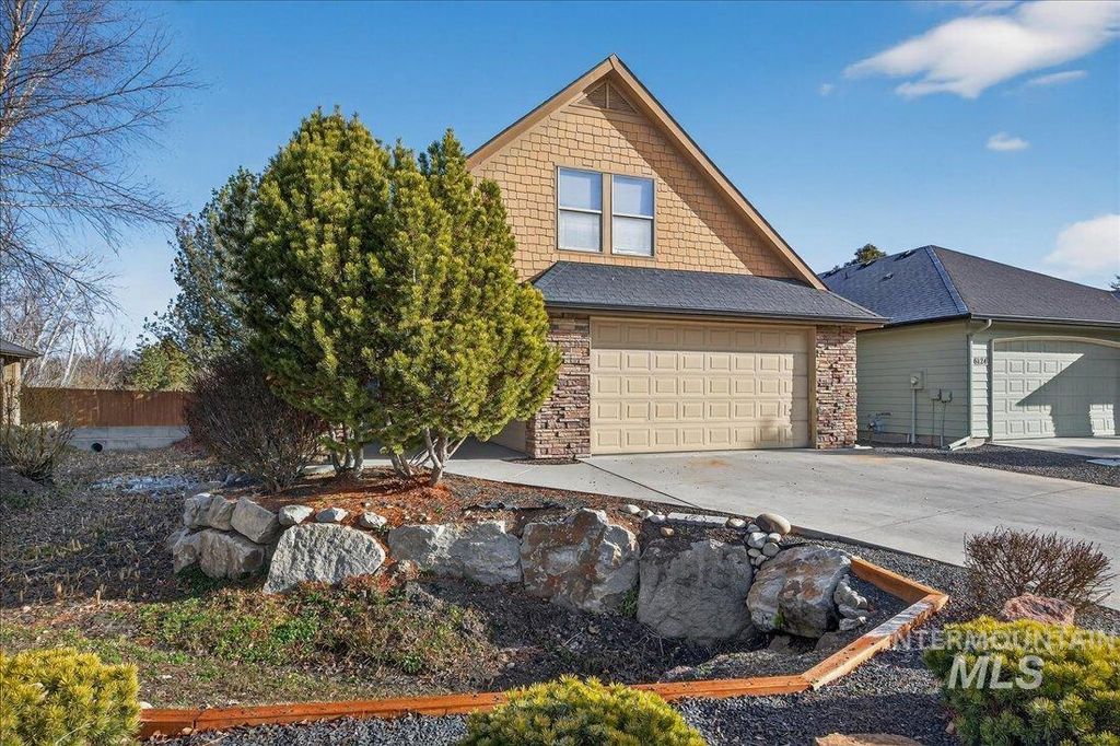 Photo of 6131 N Hazelbrook Ln, Garden City, ID 83714 (MLS # 98975591)