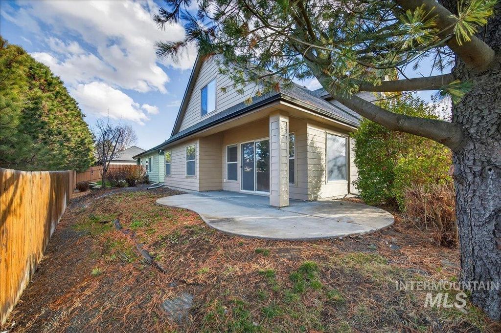 Photo of 6131 N Hazelbrook Ln, Garden City, ID 83714 (MLS # 98975591)