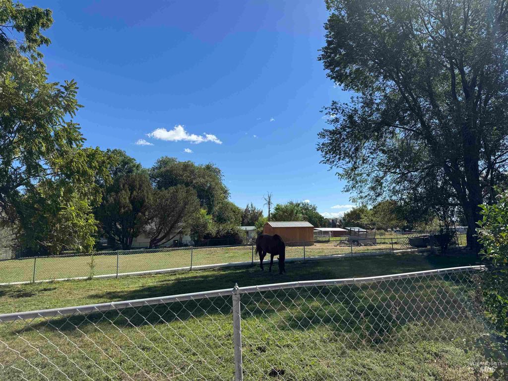 Photo of 794 Park Ave, Twin Falls, ID 83301 (MLS # 98961741)