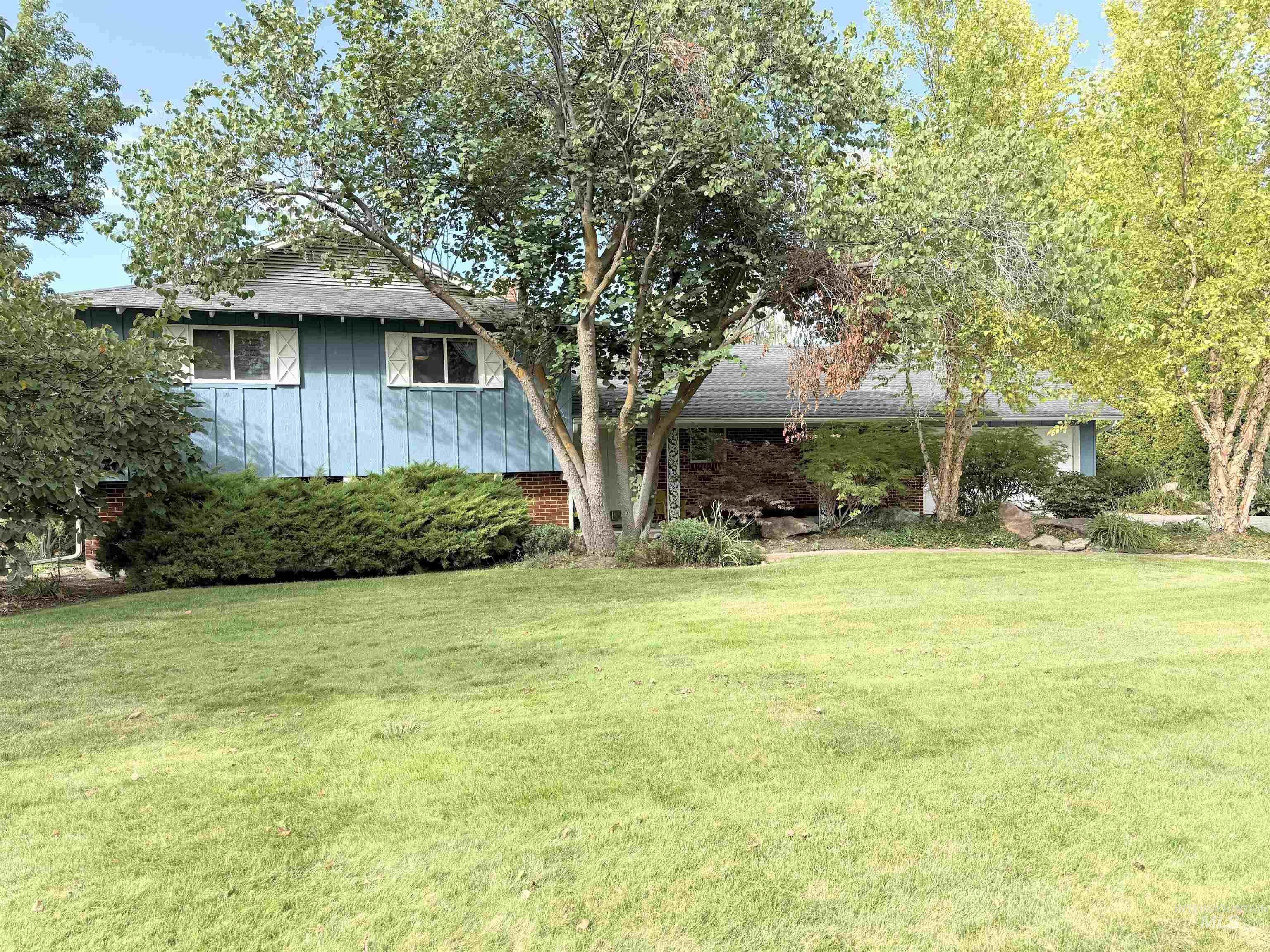 2630 E Franklin Rd