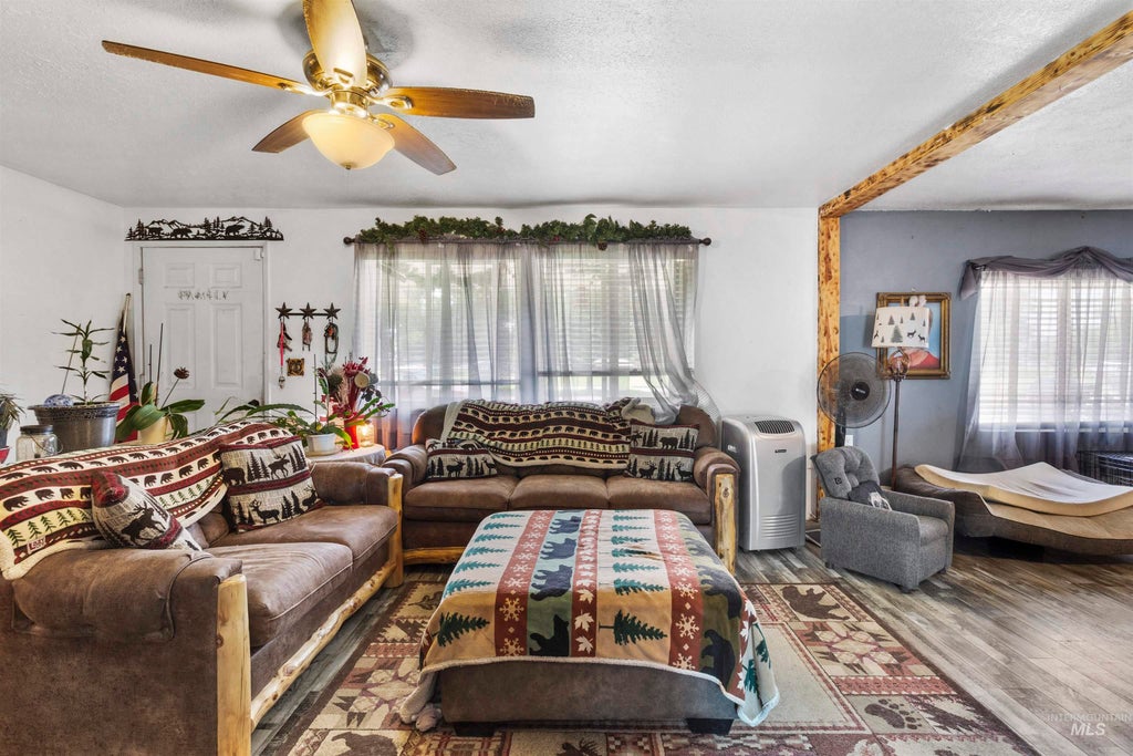 Photo of 636 Main St N, Hansen, ID 83334 (MLS # 98983799)