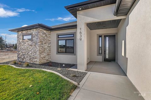 Photo of 1639 Lagoon Ln, Twin Falls, ID 83301 (MLS # 98972223)