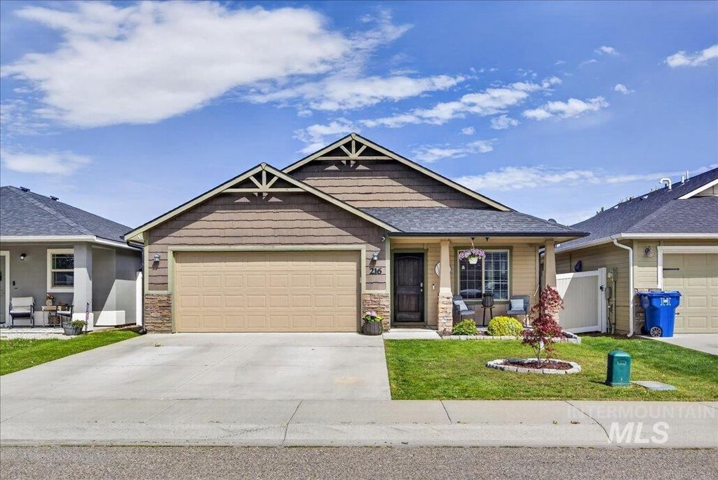 Photo of 216 Crimson Circle E, Fruitland, ID 83619 (MLS # 98983119)