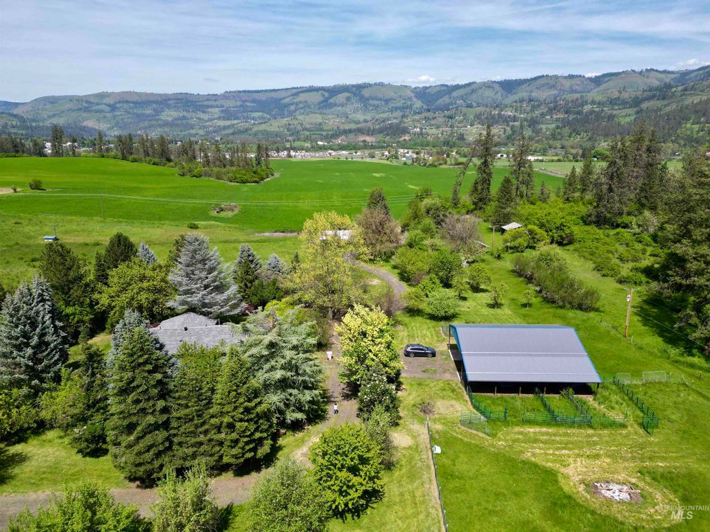 Photo of 1215 Ridgewood Drive, Kamiah, ID 83536 (MLS # 98984821)