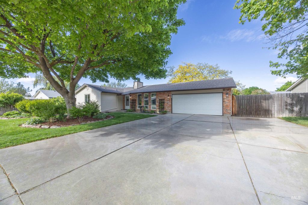 Photo of 3497 E Whitman Drive, Boise, ID 83716 (MLS # 98984722)