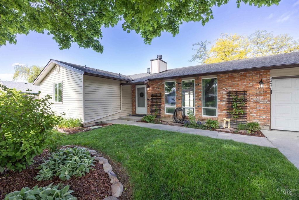 Photo of 3497 E Whitman Drive, Boise, ID 83716 (MLS # 98984722)