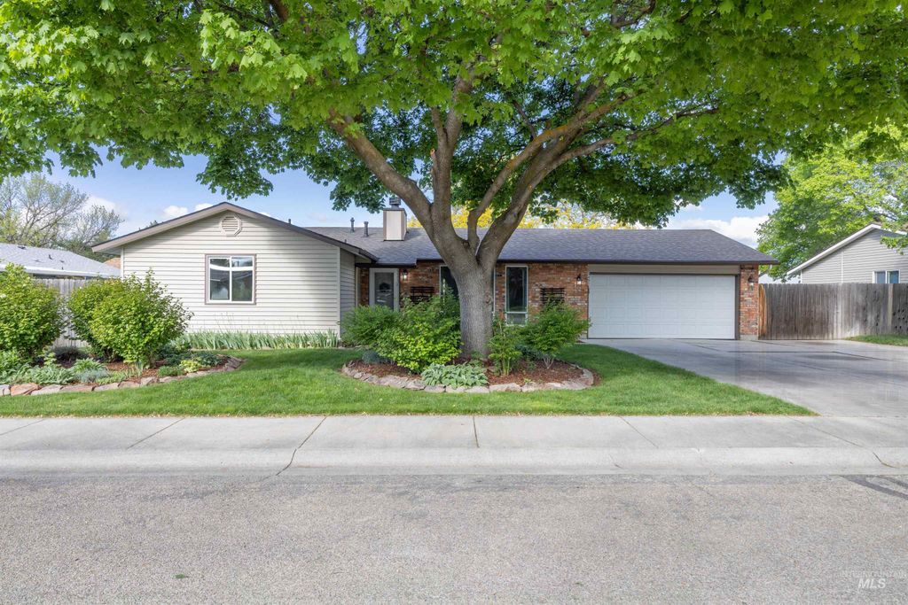 Photo of 3497 E Whitman Drive, Boise, ID 83716 (MLS # 98984722)