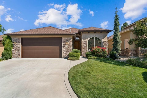 Photo of 1614 W Par Ct, Eagle, ID 83616 (MLS # 98998157)