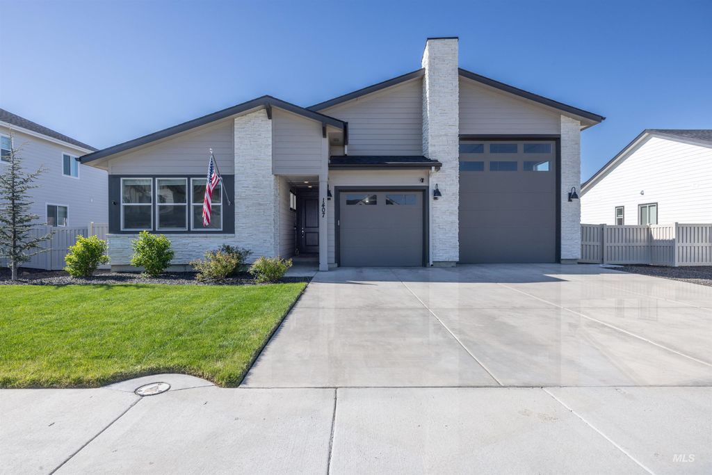 Photo of 1407 Stirling Meadow St, Middleton, ID 83644 (MLS # 98984551)