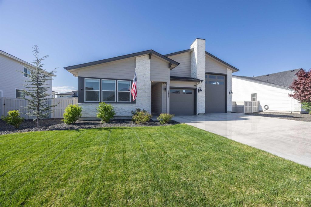 Photo of 1407 Stirling Meadow St, Middleton, ID 83644 (MLS # 98984551)