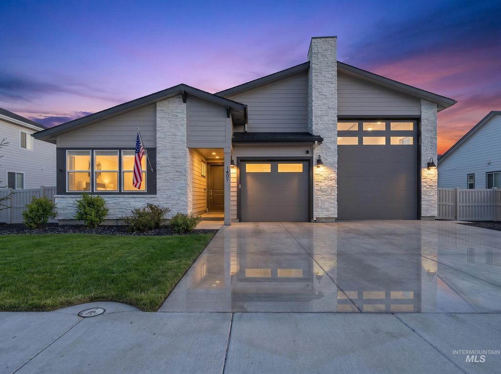 Photo of 1407 Stirling Meadow St, Middleton, ID 83644 (MLS # 98984551)