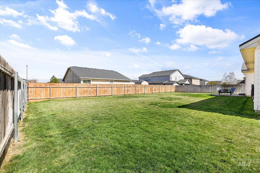 Photo of 690 SW Josephine St, Mountain Home, ID 83647 (MLS # 98979666)