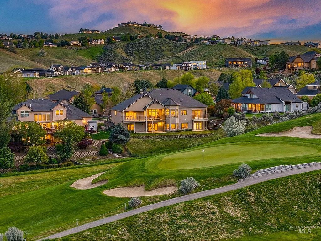 Photo of 4681 N Villa Ridge Way, Boise, ID 83703 (MLS # 98984322)