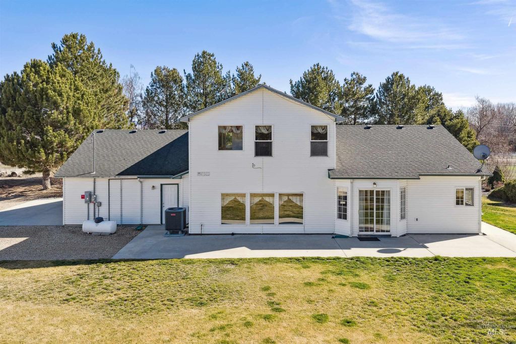 Photo of 25851 Lansing Ln, Middleton, ID 83644 (MLS # 98977330)