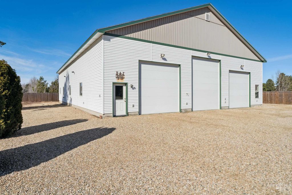 Photo of 25851 Lansing Ln, Middleton, ID 83644 (MLS # 98977330)