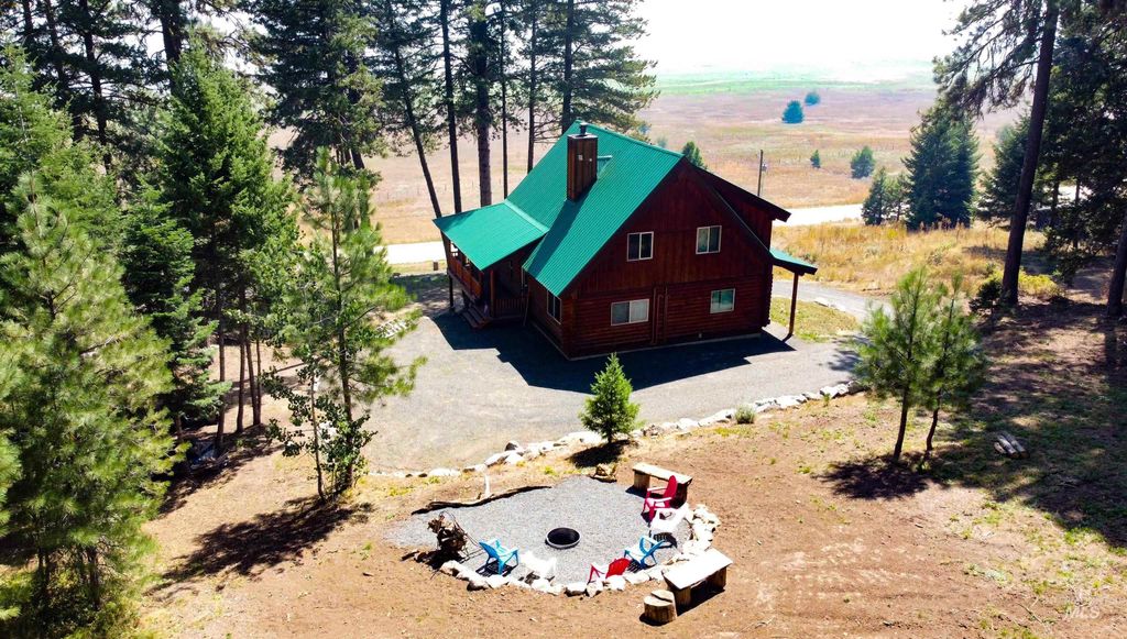 Photo of 1539 West Mountain Rd, Donnelly, ID 83615 (MLS # 98980761)