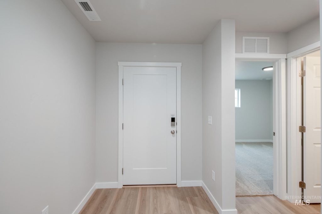 Photo of 2182 N Thunderbolt St, Mountain Home, ID 83647 (MLS # 98974756)