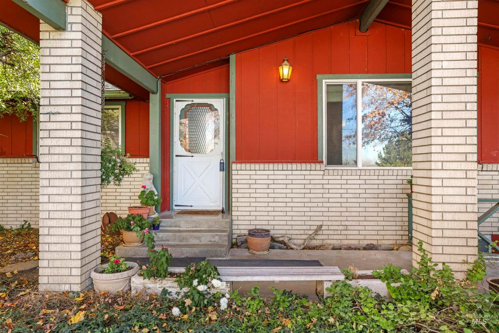 Photo of 2515 East 3700 North, Twin Falls, ID 83301 (MLS # 98965772)