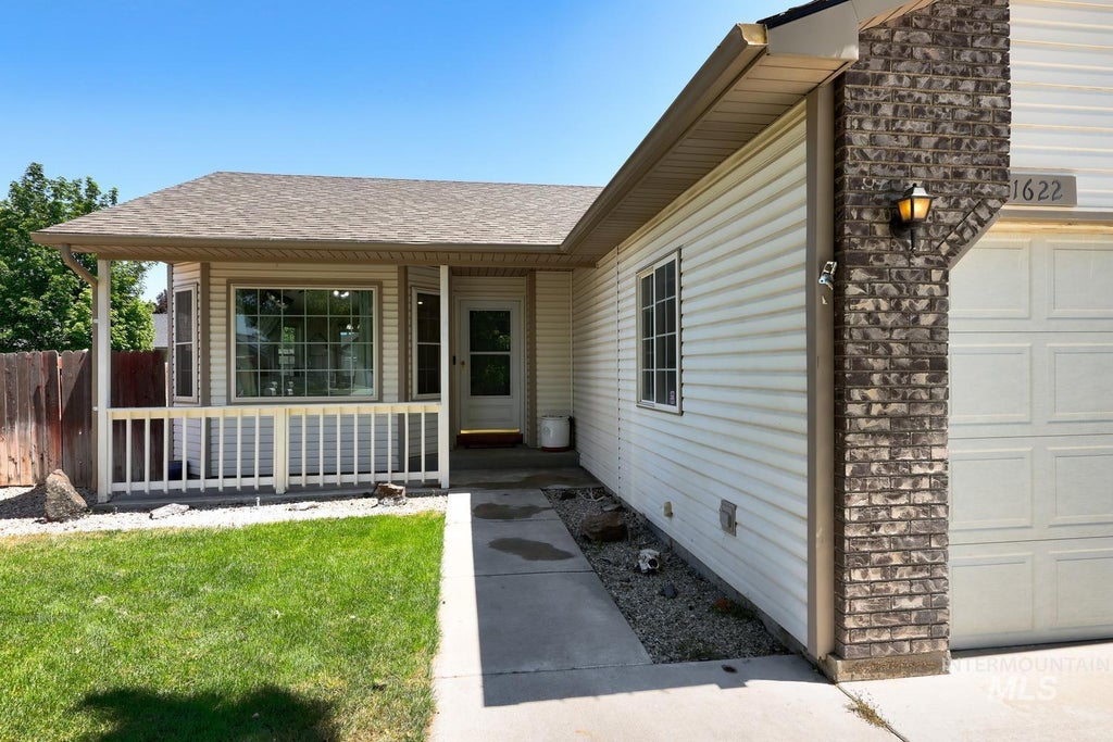 Photo of 1622 S Horton St, Nampa, ID 83686 (MLS # 98991264)
