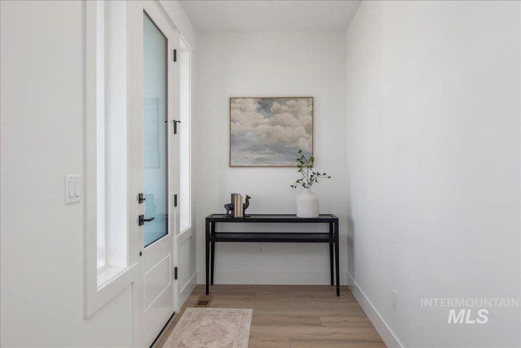 Photo of 395 E Chevy Dr, Boise, ID 83716 (MLS # 98984335)