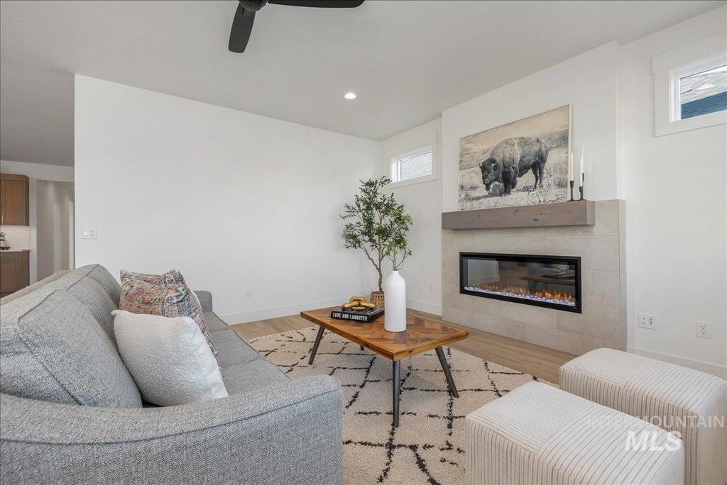 Photo of 395 E Chevy Dr, Boise, ID 83716 (MLS # 98984335)