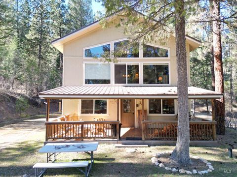 Photo of 14 Forest Trail Rd, Garden Valley, ID 83622 (MLS # 98981839)