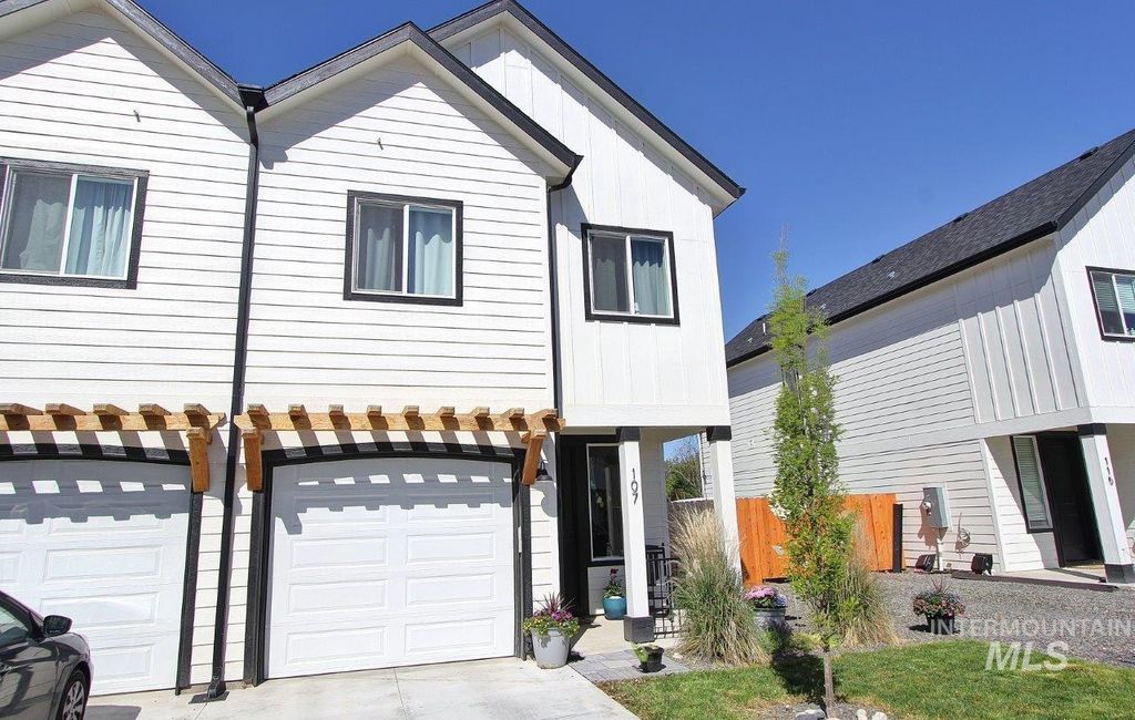 Photo of 107 N Trifecta Lane, Nampa, ID 83651 (MLS # 98985656)
