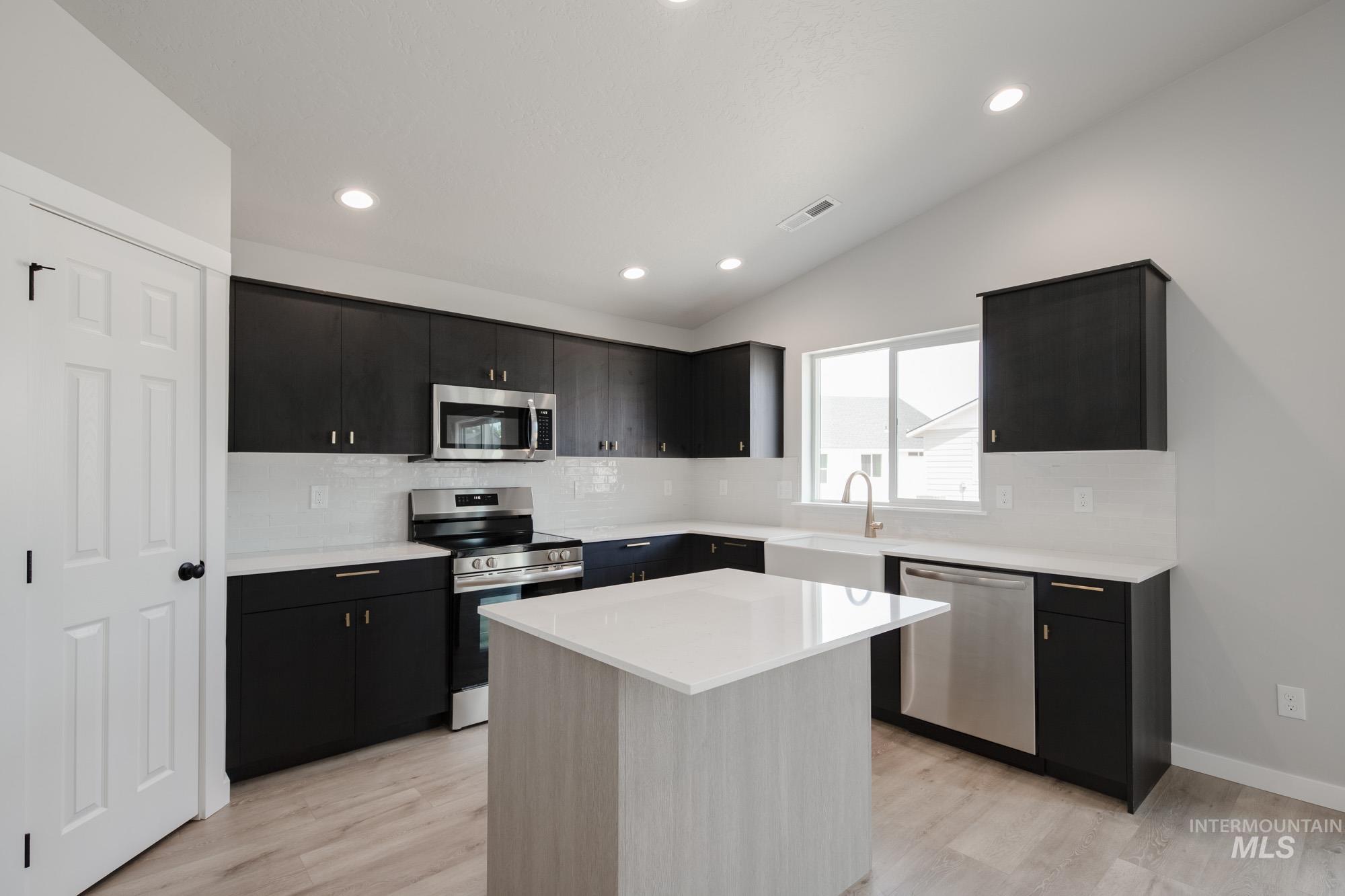 1104 W Bass River Dr