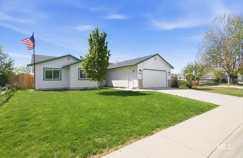 Photo of 10747 W Irving St, Boise, ID 83713 (MLS # 98983612)
