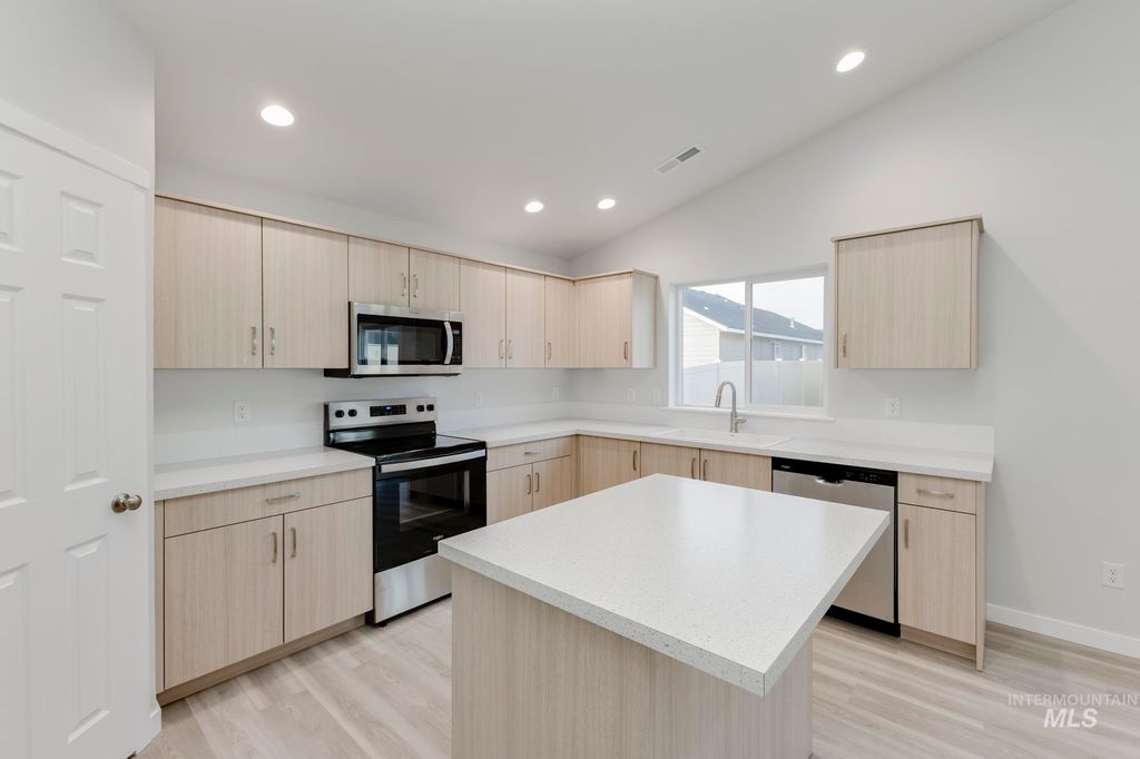 Photo of 7058 E Shields Dr, Nampa, ID 83687 (MLS # 98973311)