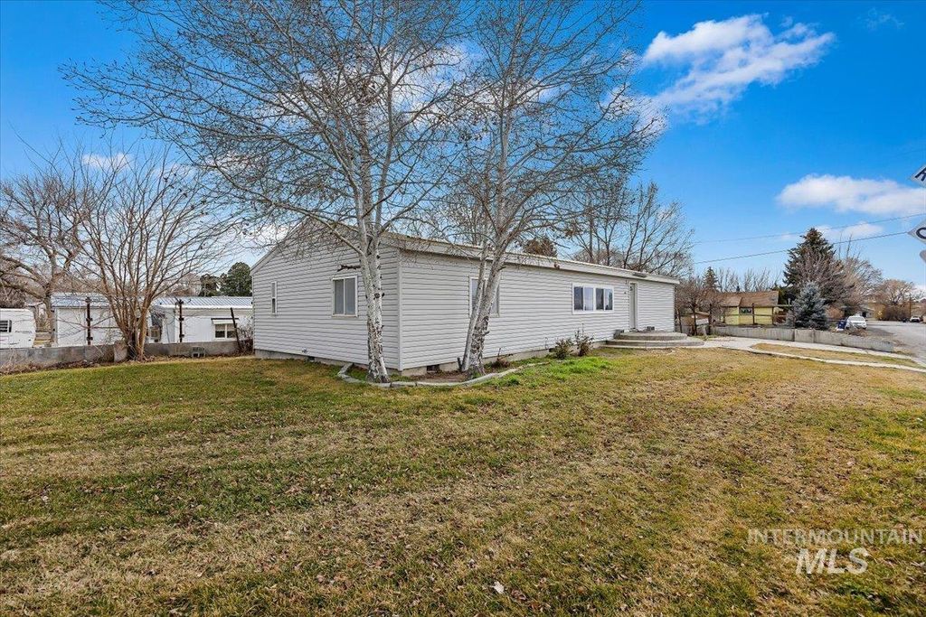 Photo of 600 S Date St, Jerome, ID 83338 (MLS # 98976002)