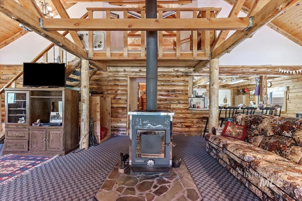 Photo of 117 Alder Dr, Lowman, ID 83637 (MLS # 98953414)