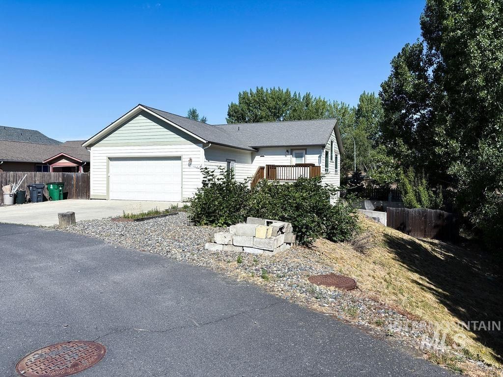 Photo of 2727 Robinson Park, Moscow, ID 83843 (MLS # 98954094)