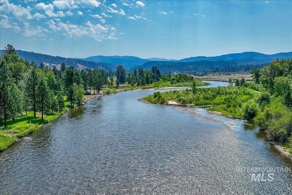 Photo of 35 Wapiti Court, Garden Valley, ID 83622 (MLS # 98974911)