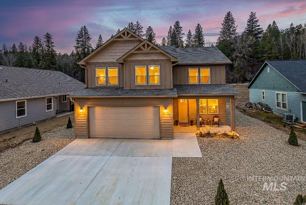 Photo of 35 Wapiti Court, Garden Valley, ID 83622 (MLS # 98974911)