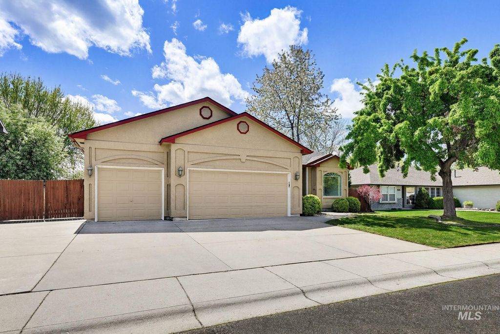 Photo of 12495 W Avanti Dr, Boise, ID 83713 (MLS # 98982395)