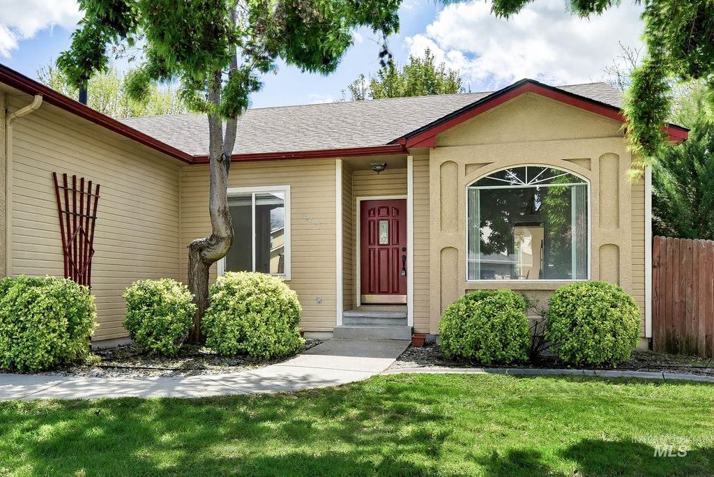 Photo of 12495 W Avanti Dr, Boise, ID 83713 (MLS # 98982395)