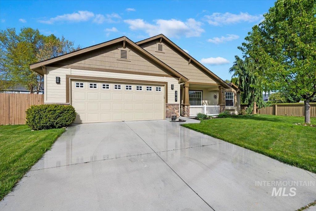 Photo of 3967 N Longabaugh Ave, Meridian, ID 83646 (MLS # 98983154)