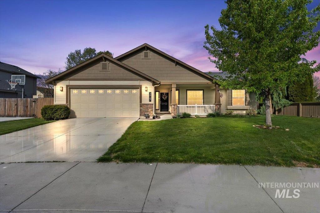Photo of 3967 N Longabaugh Ave, Meridian, ID 83646 (MLS # 98983154)