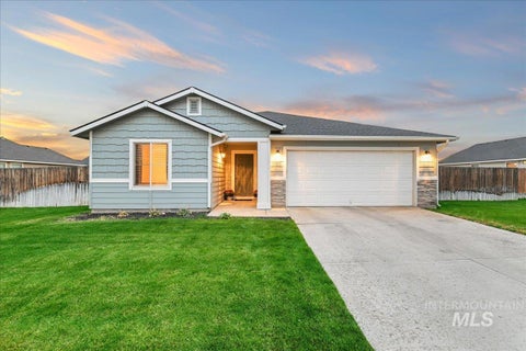 Photo of 1785 SW Levant Way, Mountain Home, ID 83647 (MLS # 99000020)
