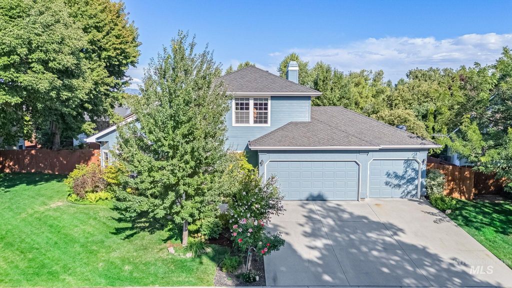 Photo of 1820 N Princeton Way, Eagle, ID 83616 (MLS # 98982556)